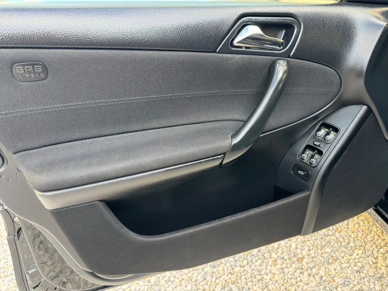 Mercedes-Benz C 200 CDi* FACELIFT* 6 Скорости* ИТАЛИЯ, снимка 17 - Автомобили и джипове - 52247769