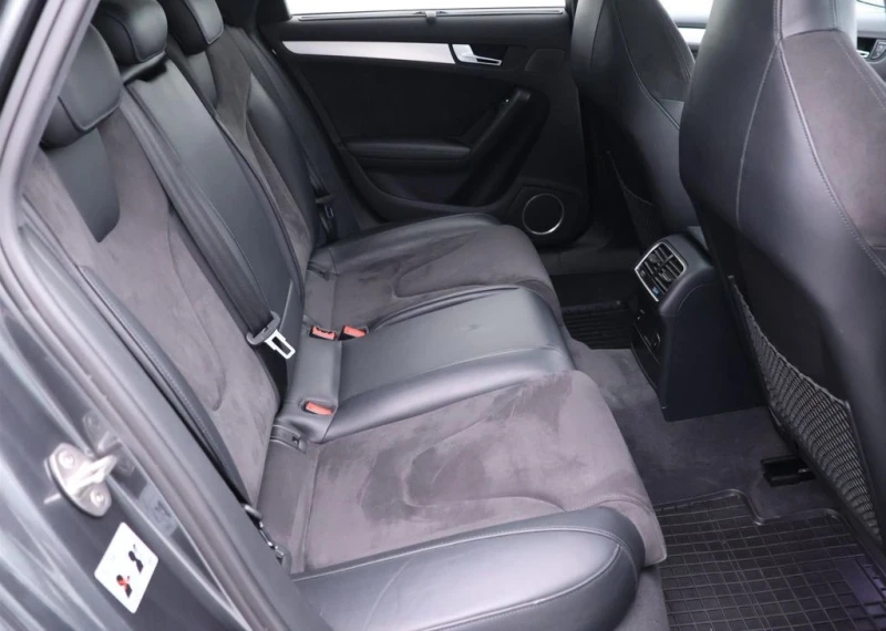 Audi Rs4 4.2FSI Quattro, снимка 12 - Автомобили и джипове - 52846083