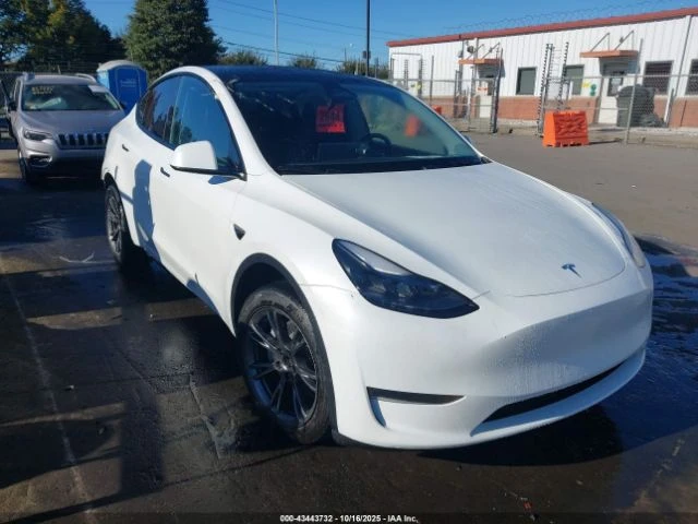 Tesla Model Y LONG RANGE DUAL MOTOR AWD - изображение 3