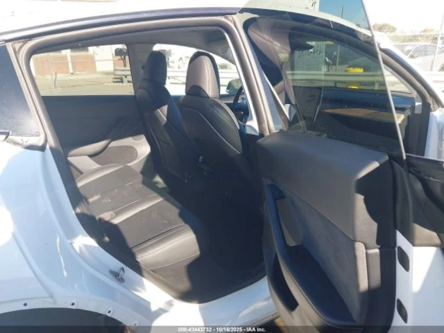 Tesla Model Y LONG RANGE DUAL MOTOR AWD - изображение 8