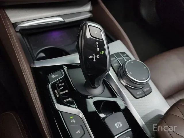 BMW 550 * М550d xDrive* АвтоКредит (ЦЕНА ДО БГ), снимка 13 - Автомобили и джипове - 53617391