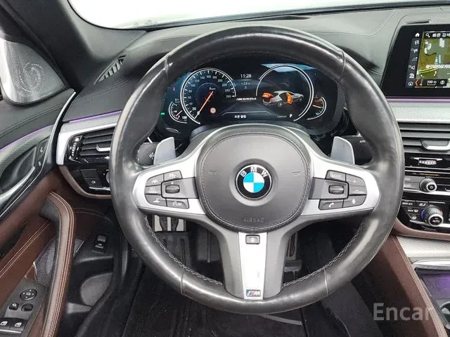 BMW 550 * М550d xDrive* АвтоКредит (ЦЕНА ДО БГ), снимка 11 - Автомобили и джипове - 53617391
