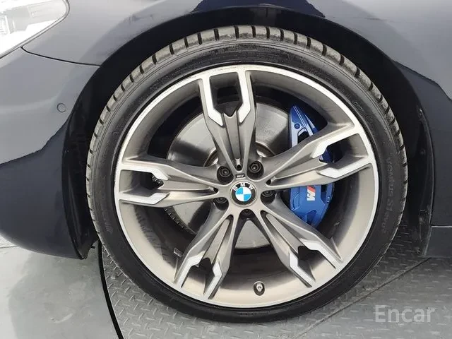 BMW 550 * М550d xDrive* АвтоКредит (ЦЕНА ДО БГ), снимка 8 - Автомобили и джипове - 53617391