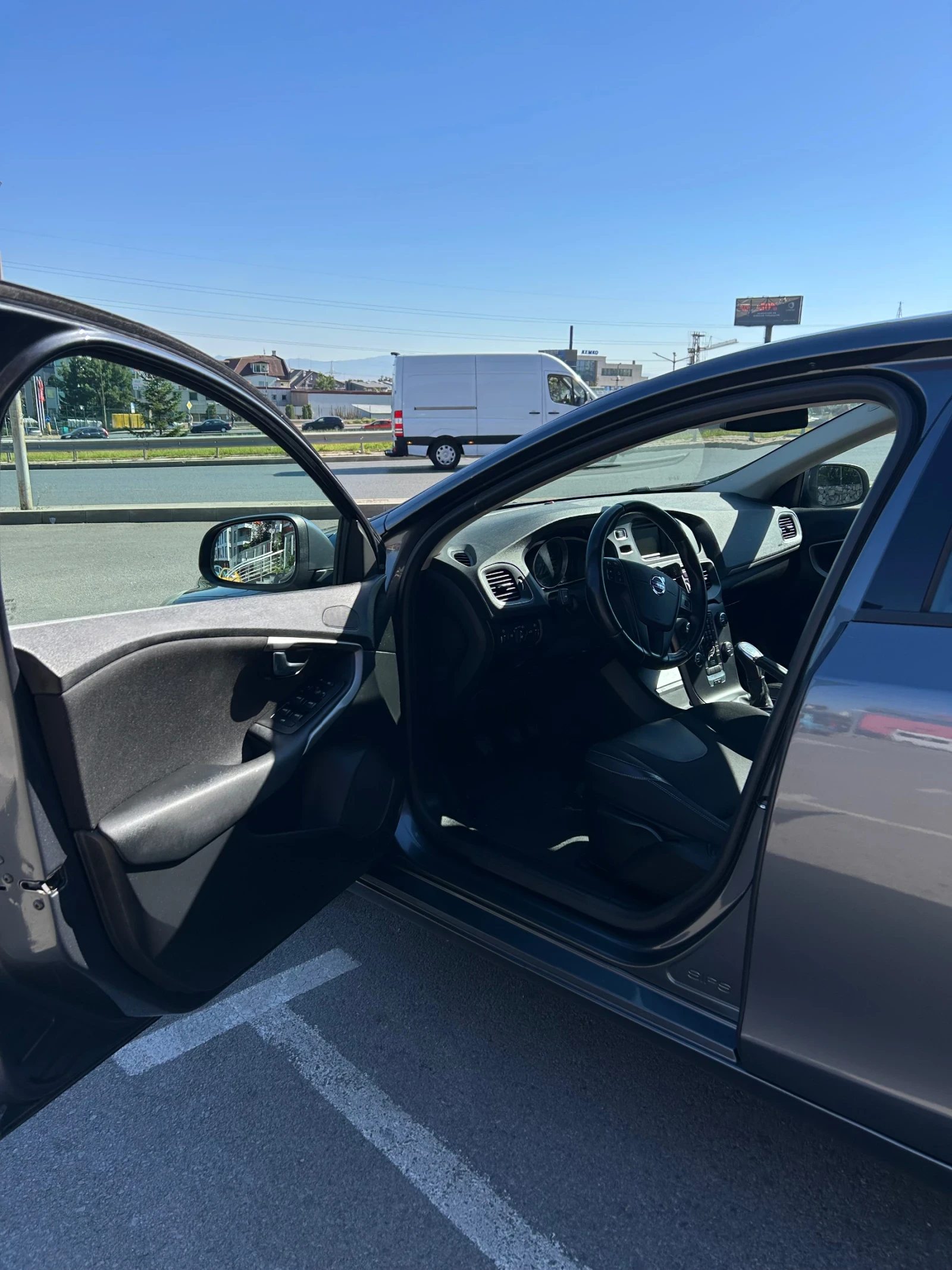 Volvo V40 T3 - изображение 6