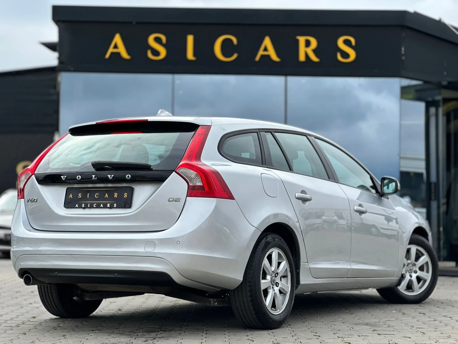 Volvo V60 / 1.6D / 114 HP / EURO 5 / TOP / - изображение 5