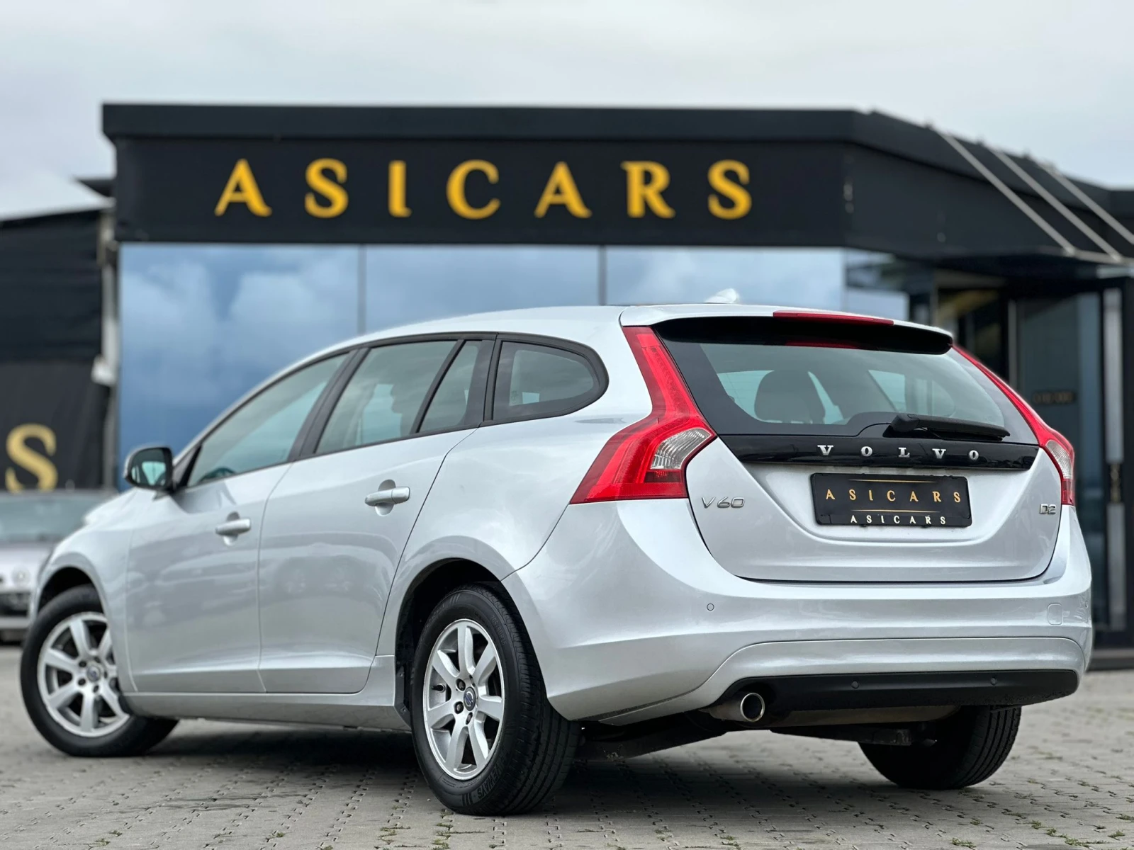 Volvo V60 / 1.6D / 114 HP / EURO 5 / TOP / - изображение 3