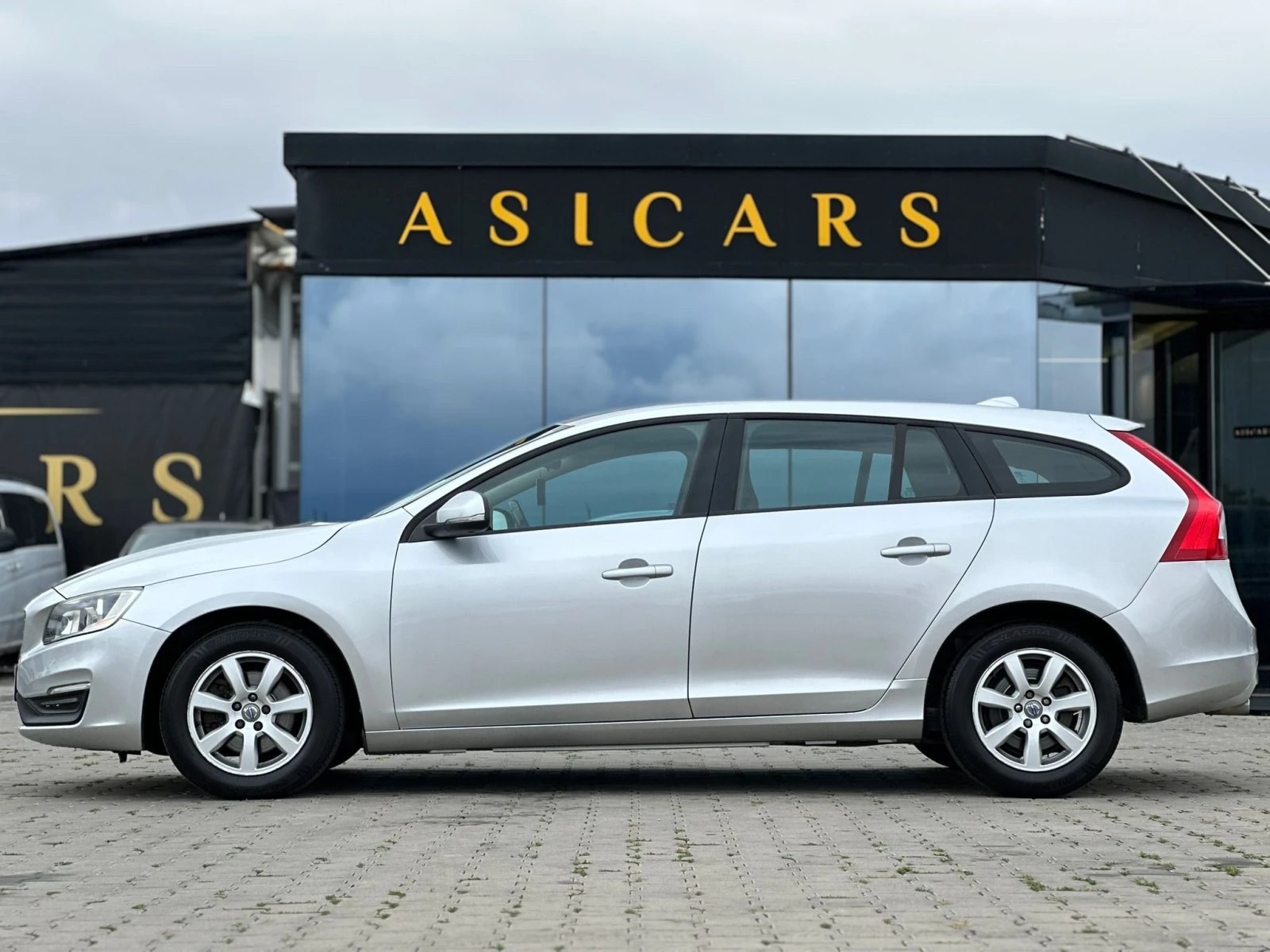 Volvo V60 / 1.6D / 114 HP / EURO 5 / TOP / - изображение 2