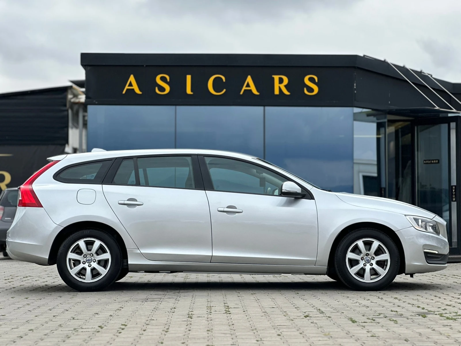 Volvo V60 / 1.6D / 114 HP / EURO 5 / TOP / - изображение 6