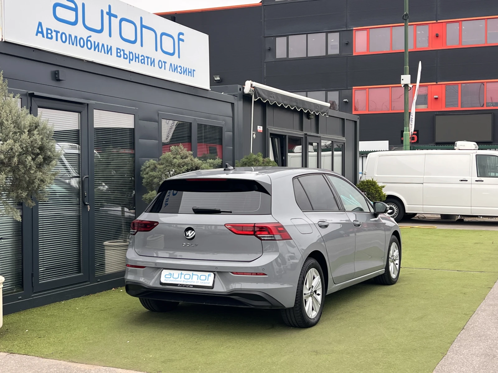 VW Golf Life/1.5e-TSI/150k.c./6MT/Гаранция - изображение 4