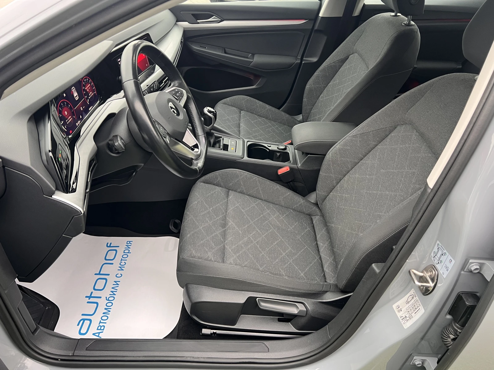 VW Golf Life/1.5e-TSI/150k.c./6MT/Гаранция - изображение 10