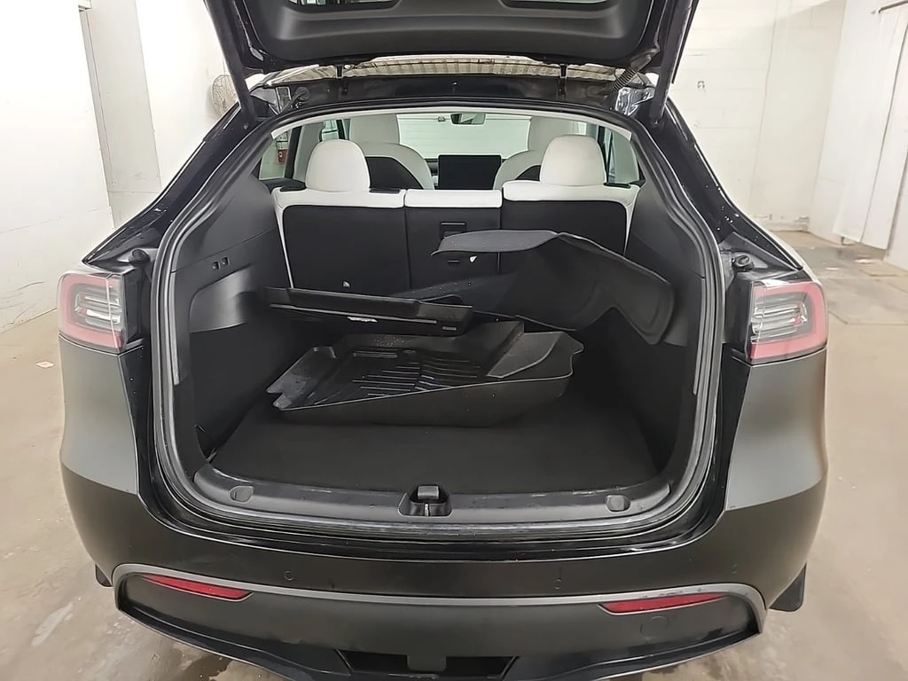 Tesla Model Y * LONG RANGE * CARFAX *    | Mobile.bg   13