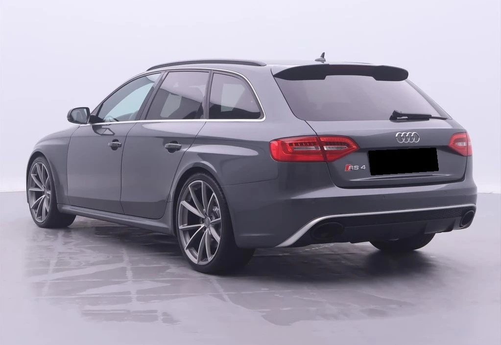 Audi Rs4 4.2FSI Quattro - изображение 3