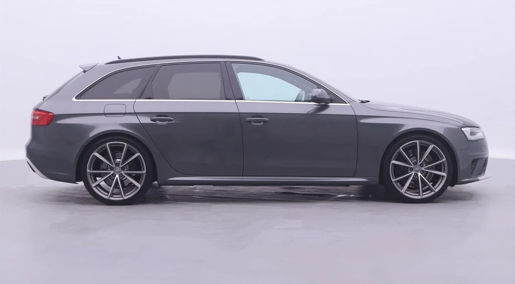 Audi Rs4 4.2FSI Quattro - изображение 4