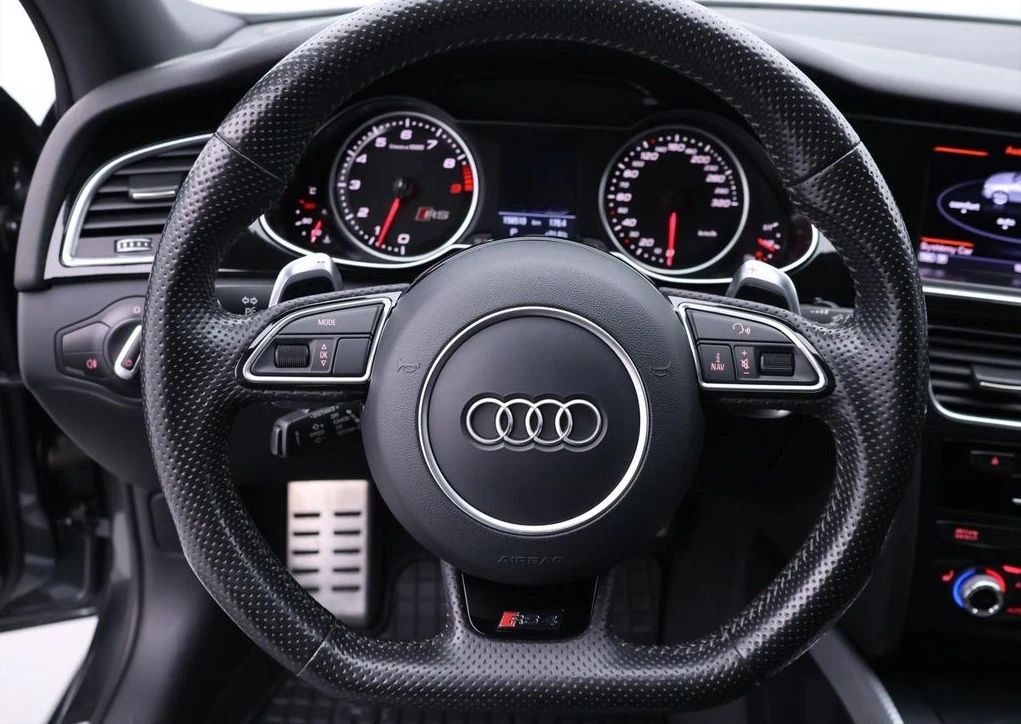 Audi Rs4 4.2FSI Quattro - изображение 6