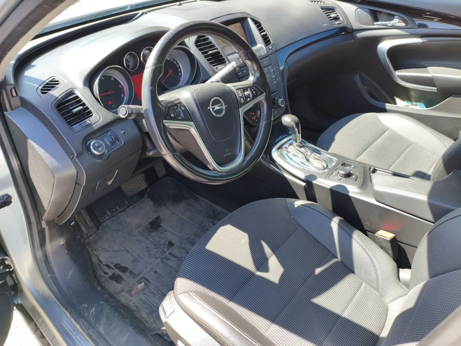 Opel Insignia, снимка 8 - Автомобили и джипове - 54099094