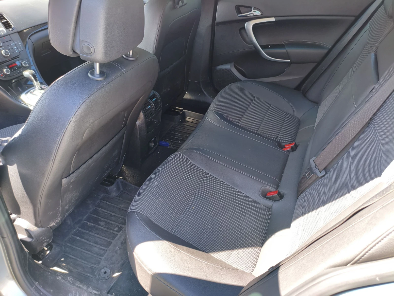 Opel Insignia, снимка 6 - Автомобили и джипове - 54099094