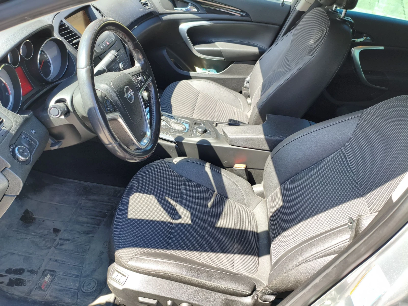 Opel Insignia, снимка 4 - Автомобили и джипове - 54099094