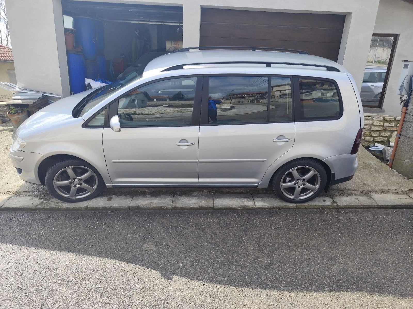 VW Touran 2.0 TDI 8 клапана , снимка 4 - Автомобили и джипове - 54147603