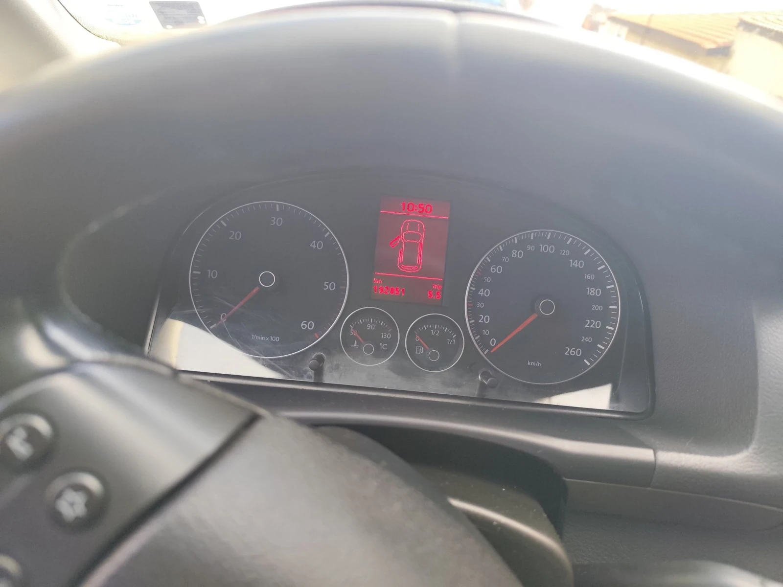 VW Touran 2.0 TDI 8 клапана , снимка 15 - Автомобили и джипове - 54147603