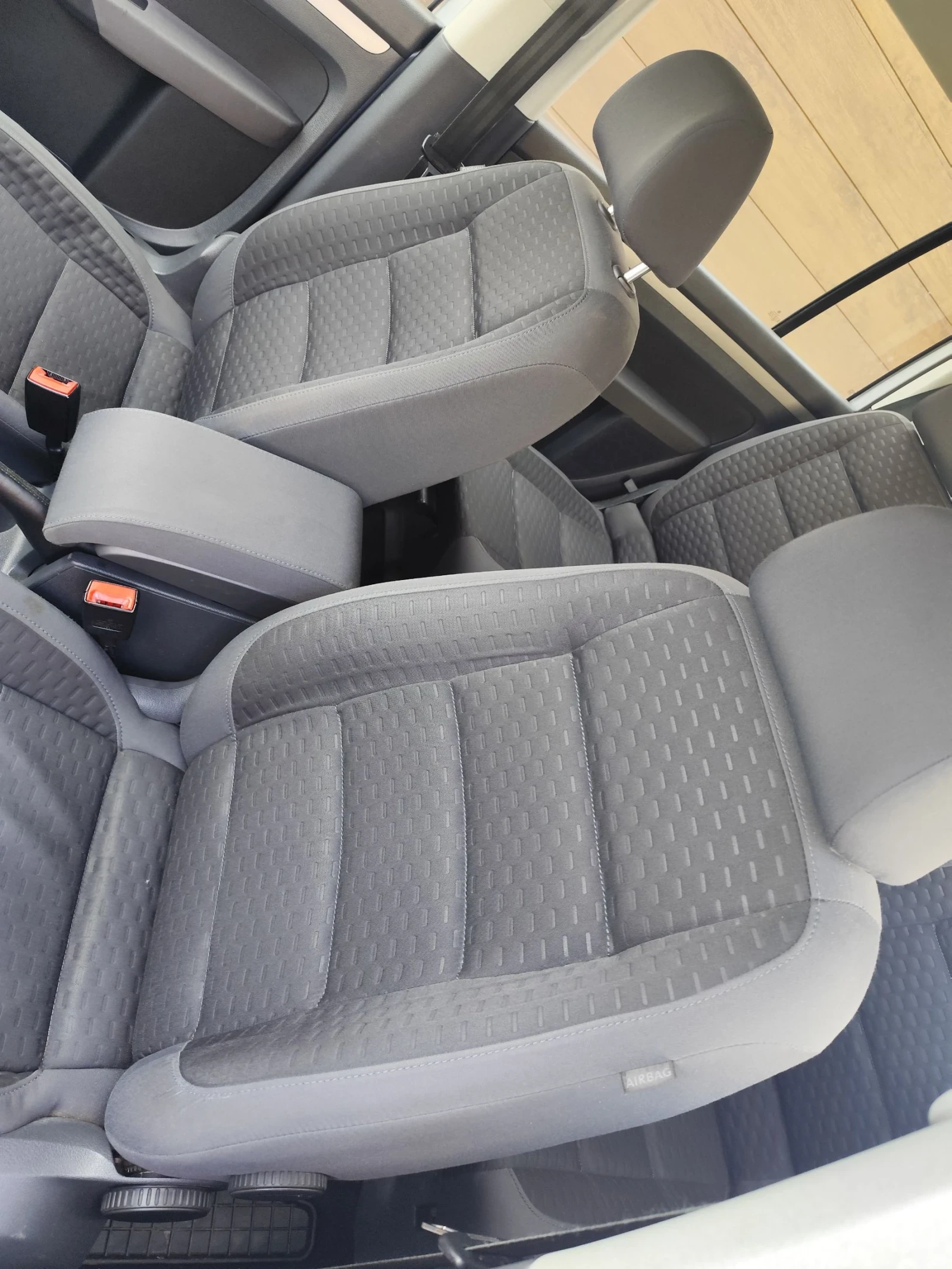 VW Touran 2.0 TDI 8 клапана , снимка 11 - Автомобили и джипове - 54147603