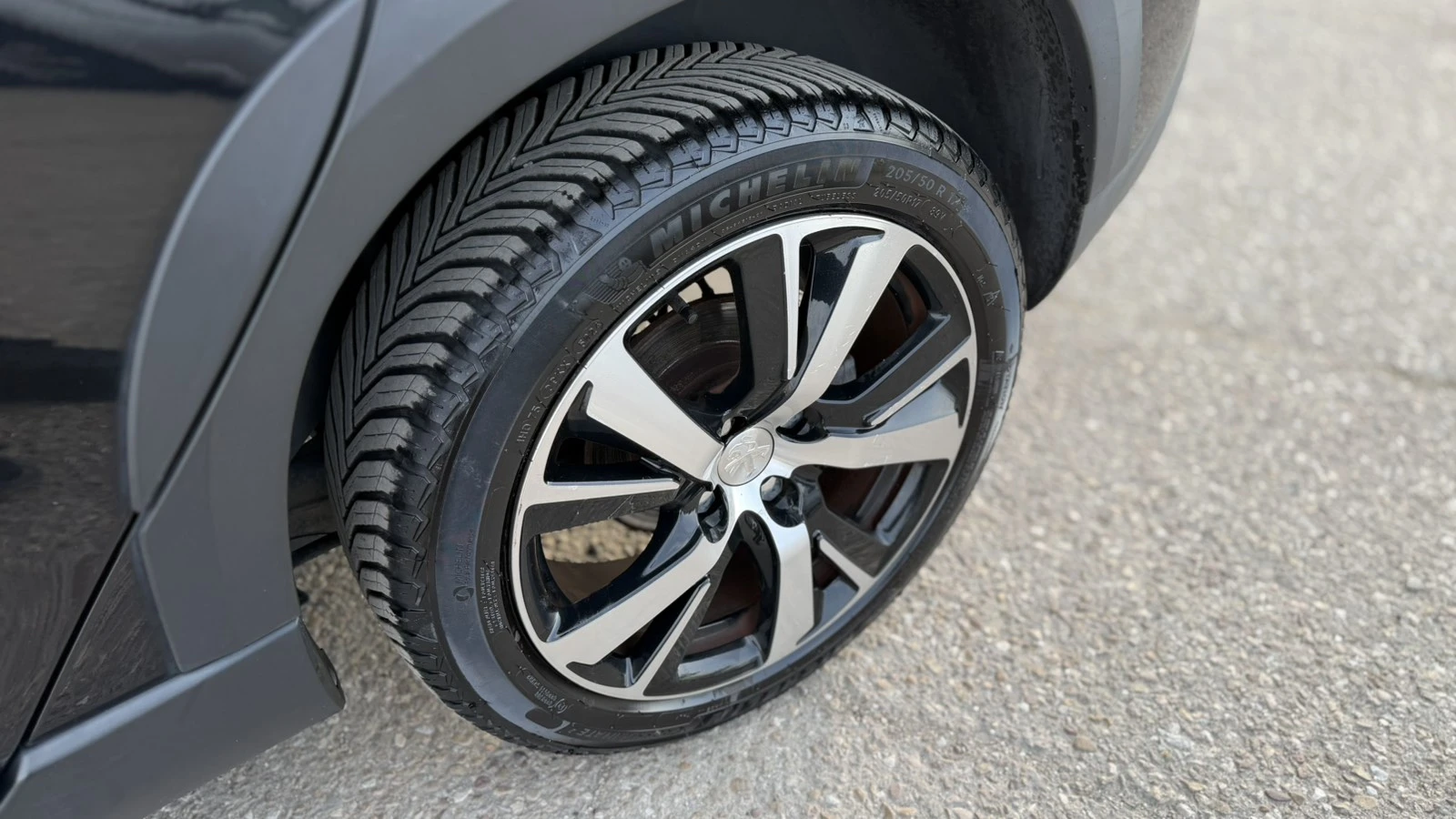 Peugeot 2008 GT-Line, снимка 5 - Автомобили и джипове - 54528051