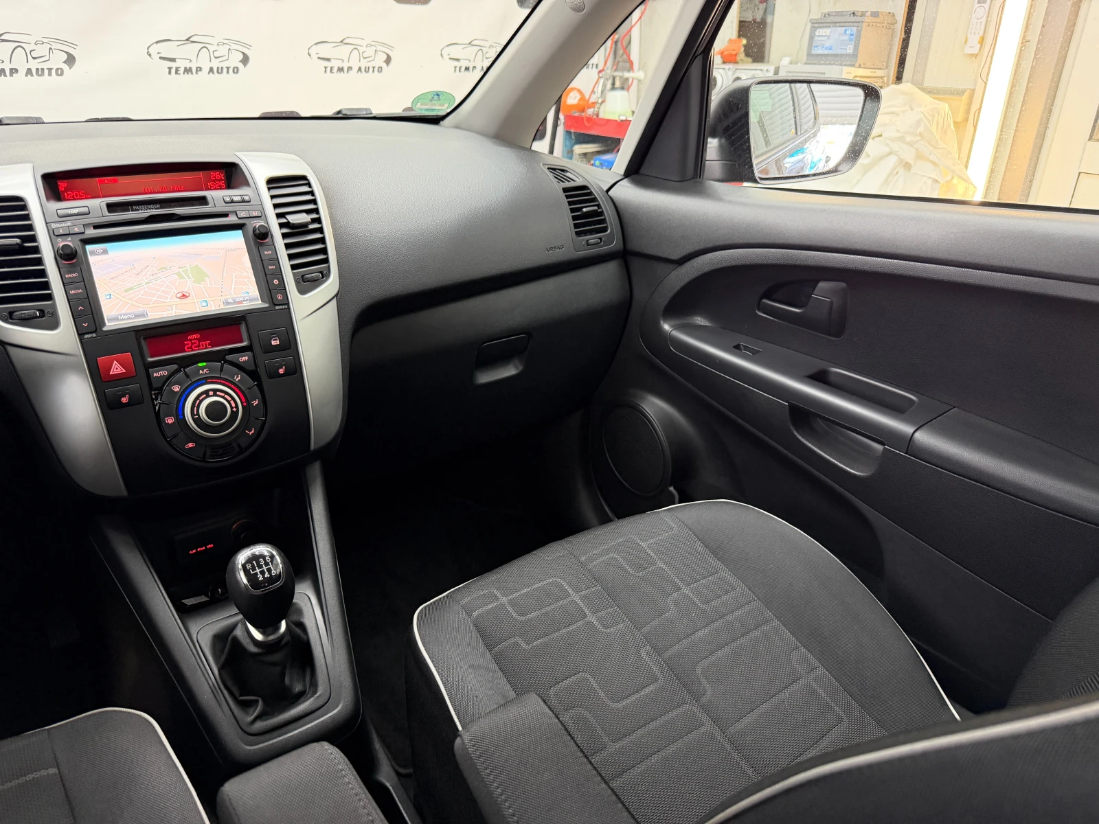 Kia Venga 1.6i* ПЪЛНА СЕРВИЗНА ИСТОРИЯ В KIA , снимка 12 - Автомобили и джипове - 55413655