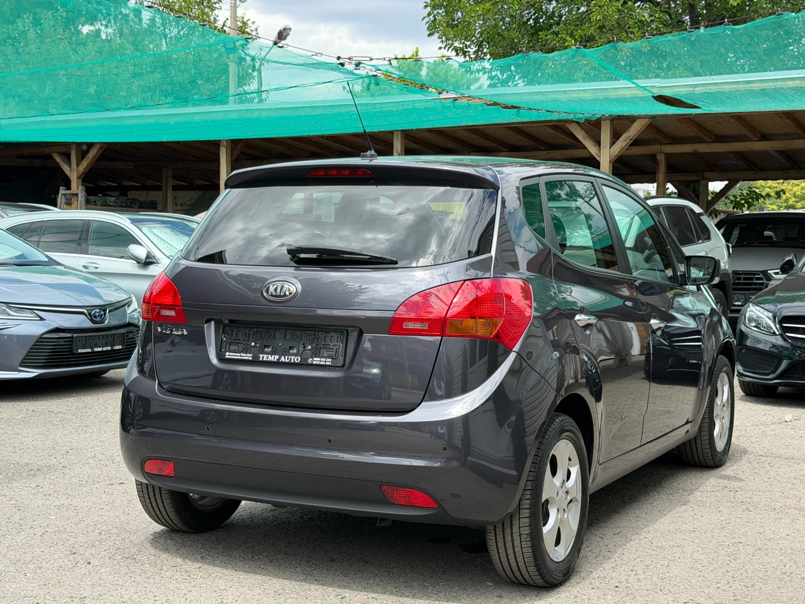 Kia Venga 1.6i* ПЪЛНА СЕРВИЗНА ИСТОРИЯ В KIA , снимка 3 - Автомобили и джипове - 55413655