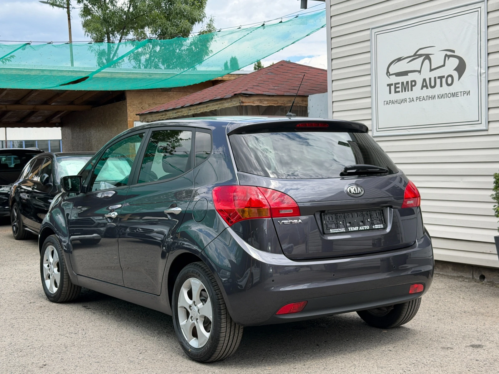 Kia Venga 1.6i* ПЪЛНА СЕРВИЗНА ИСТОРИЯ В KIA , снимка 4 - Автомобили и джипове - 55413655