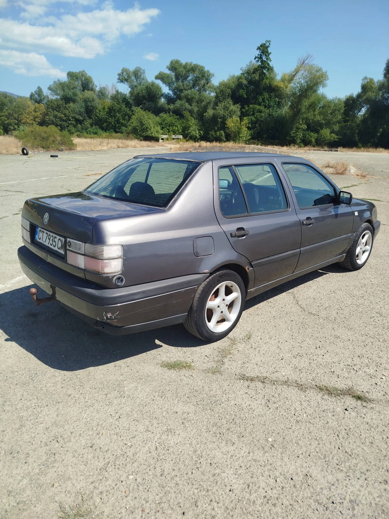 VW Vento, снимка 9 - Автомобили и джипове - 55890871