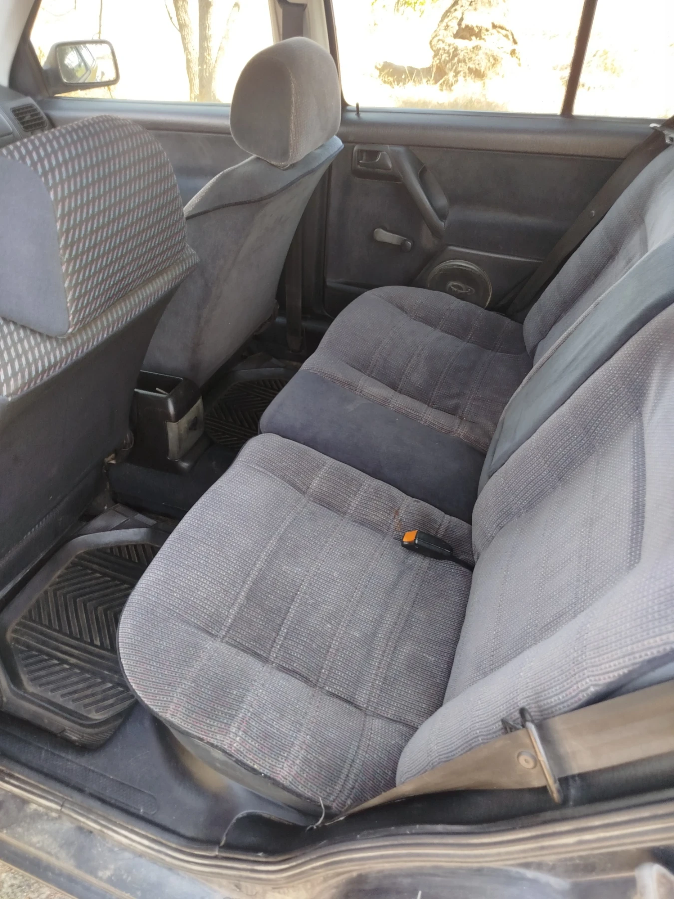 VW Vento, снимка 8 - Автомобили и джипове - 55890871