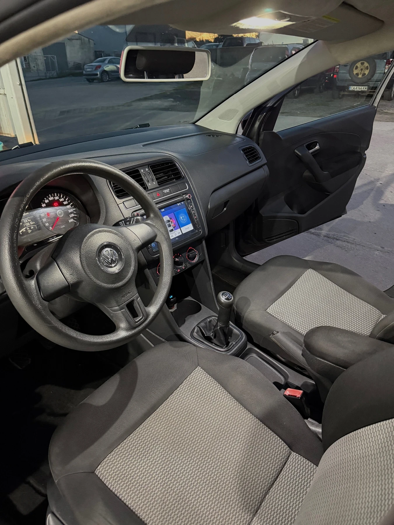 VW Polo, снимка 5 - Автомобили и джипове - 56364124