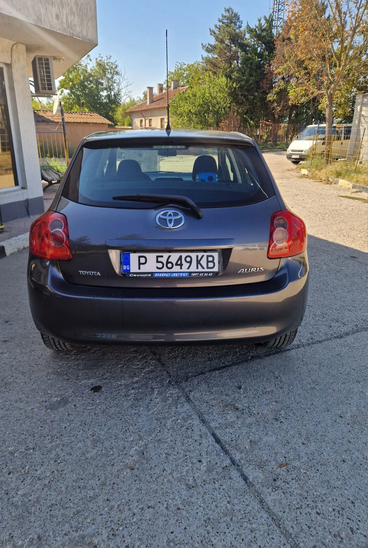 Toyota Auris 1.6, снимка 5 - Автомобили и джипове - 56433457