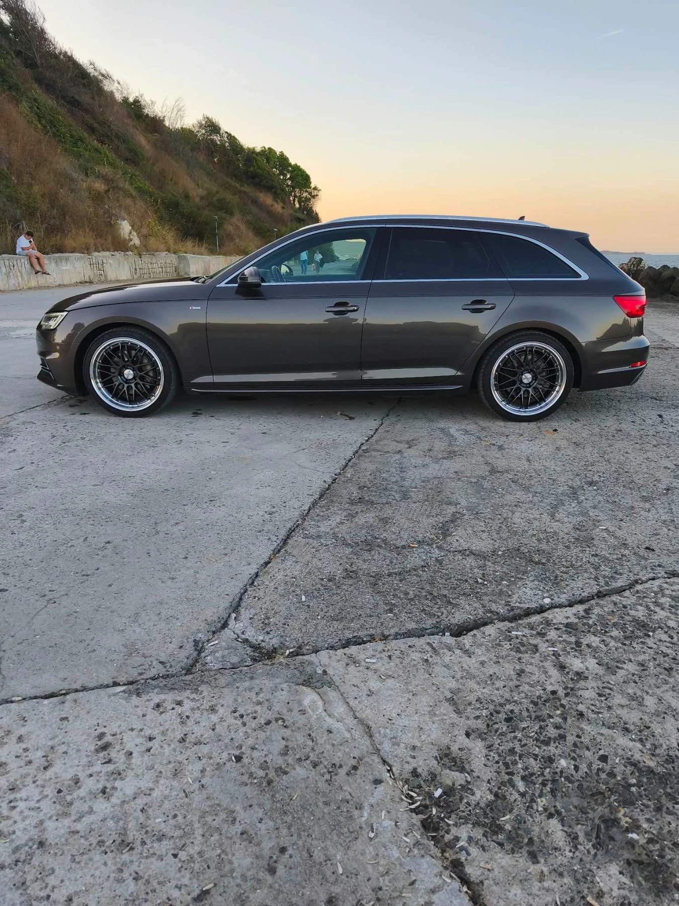 Audi A4 2.0TDI/190PS/QUATTRO/MATRIX/ VIRTUAL 3S-LINE, снимка 4 - Автомобили и джипове - 56728818
