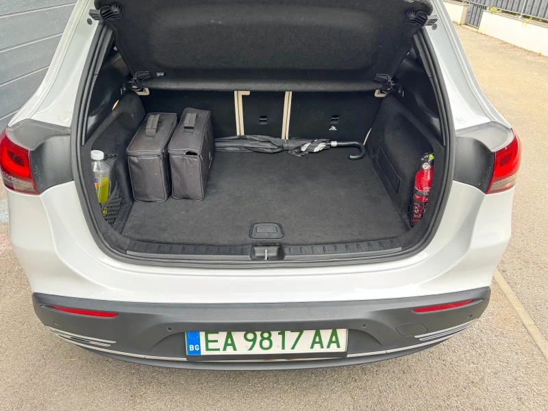 Mercedes-Benz EQA 300 4 matic* КАМЕРА* КОЖА* ПОДГРЕВ* DISTRONIC* , снимка 8 - Автомобили и джипове - 51607265