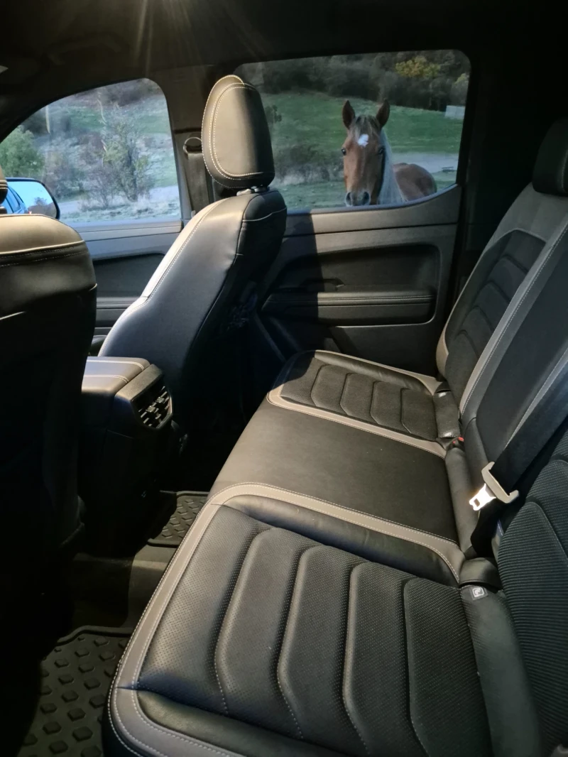 VW Amarok Aventura V6 4MOTION, снимка 7 - Автомобили и джипове - 52693351