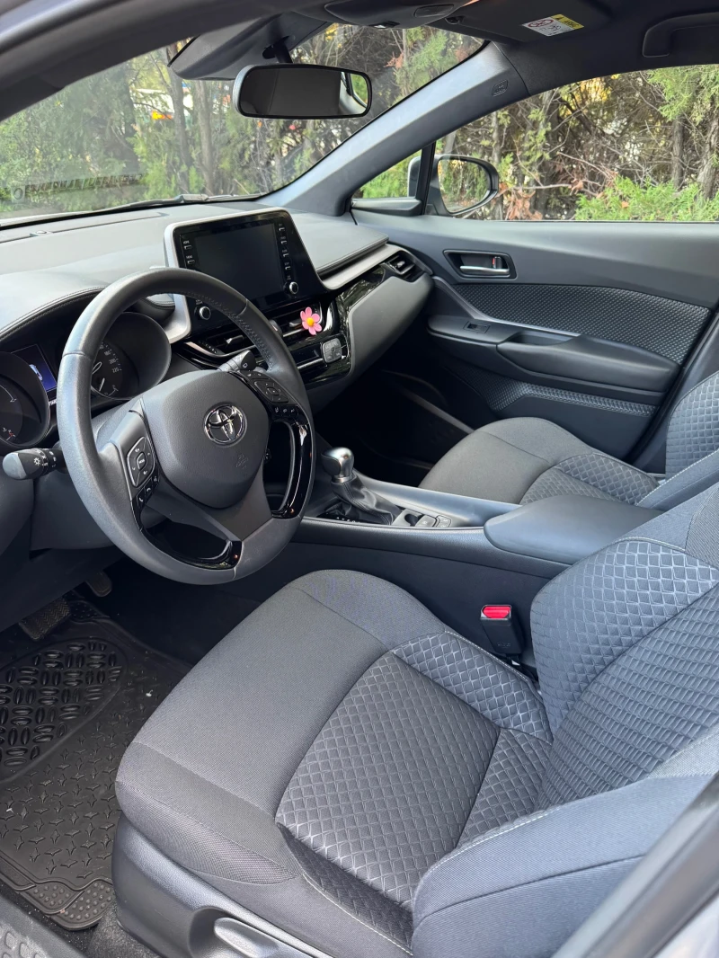 Toyota C-HR, снимка 10 - Автомобили и джипове - 52414127