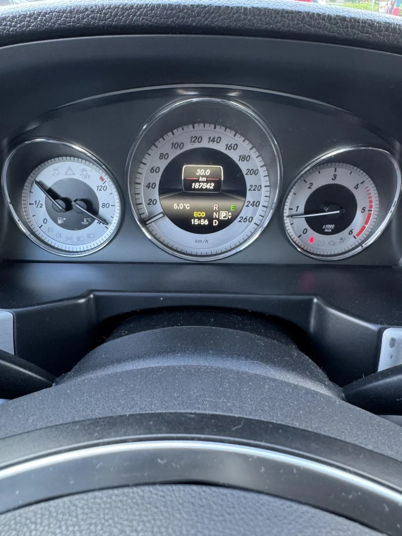 Mercedes-Benz GLK CDI 220 4matic, снимка 8 - Автомобили и джипове - 52907614