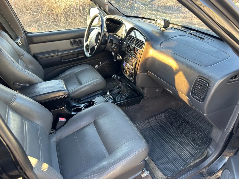 Nissan Pathfinder, снимка 8 - Автомобили и джипове - 53203276