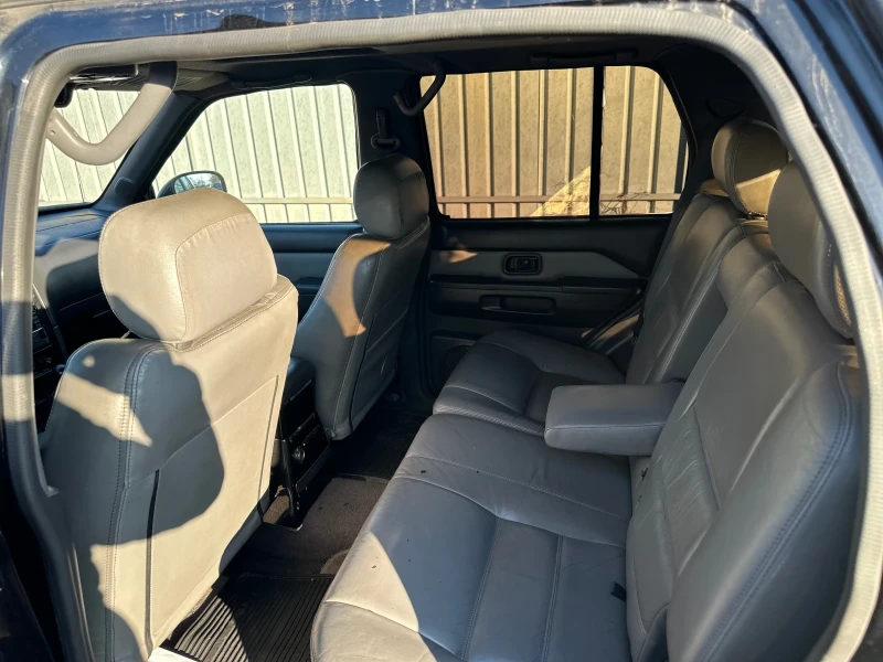Nissan Pathfinder, снимка 9 - Автомобили и джипове - 53203276