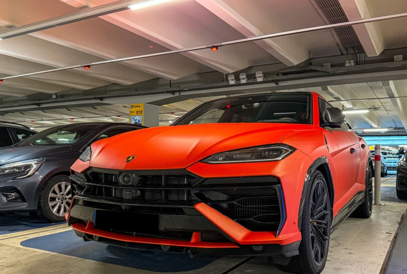 Lamborghini Urus SE 4.0 V8 Plug-in Hybrid 4WD, снимка 3 - Автомобили и джипове - 53519567