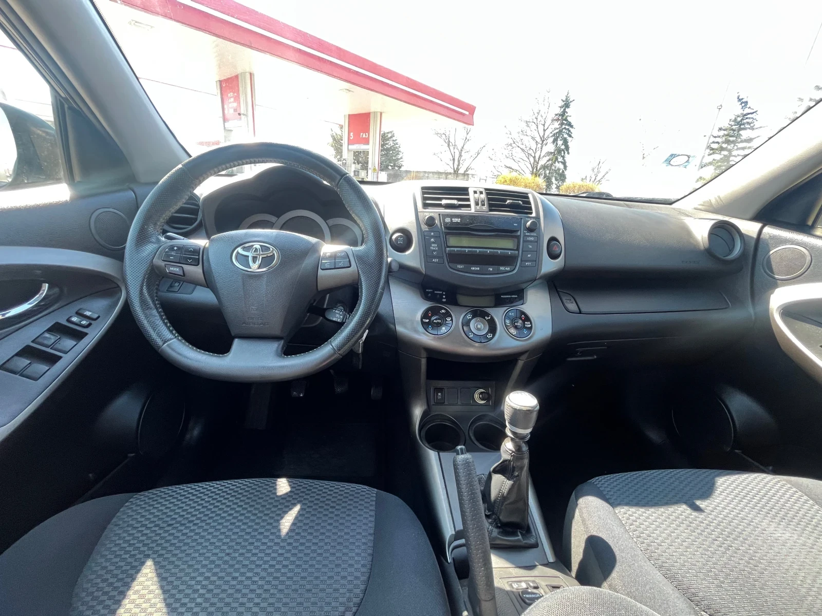 Toyota Rav4 2.2D Crossover 150 ps - изображение 8