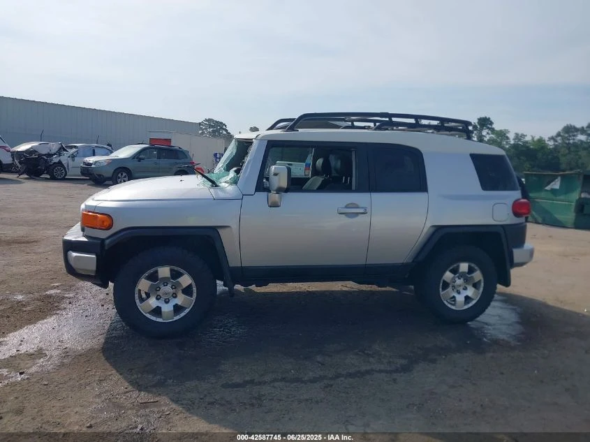 Toyota Fj cruiser 2008 TOYOTA FJ CRUISER - изображение 6