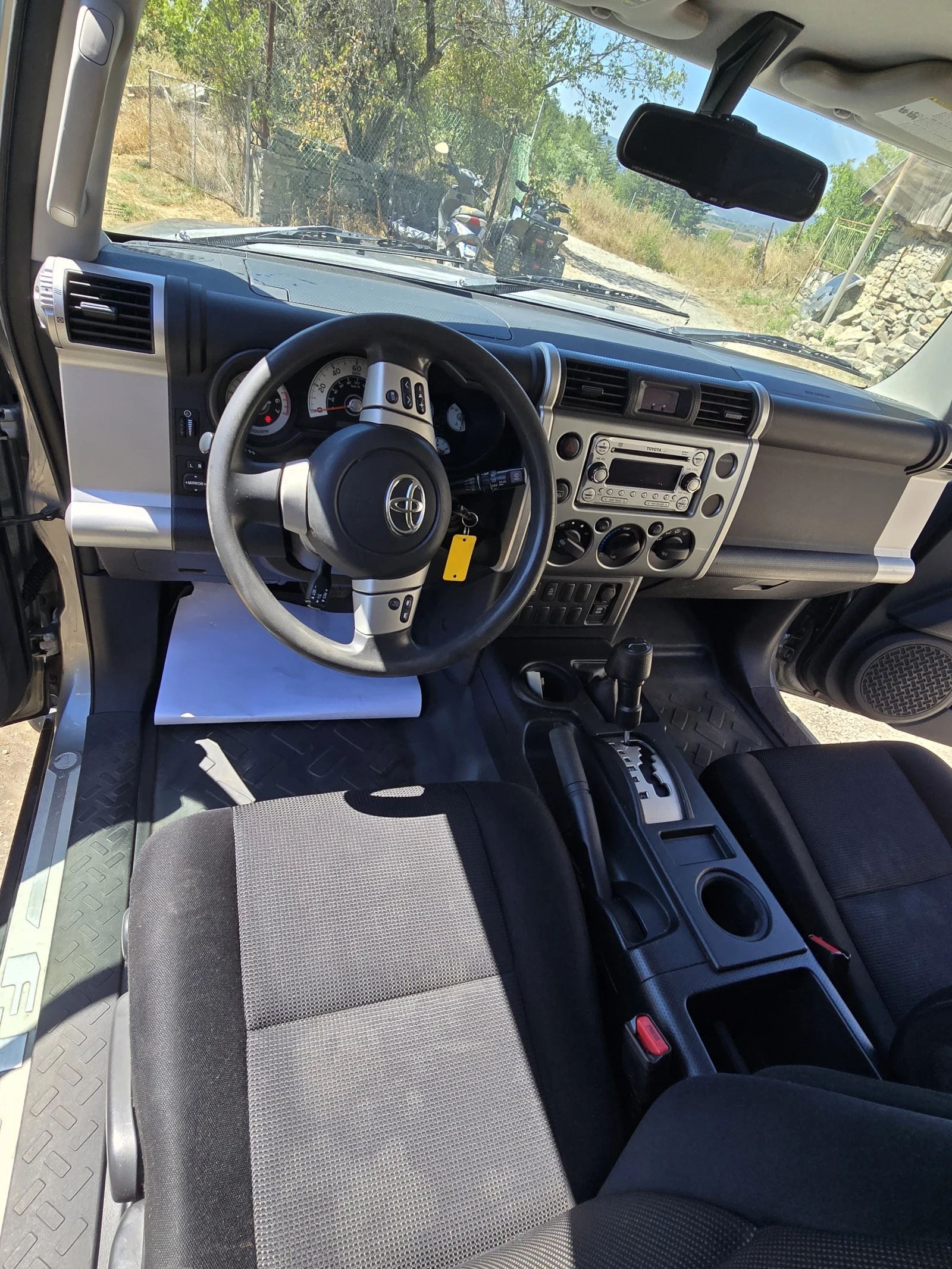 Toyota Fj cruiser 4.0-VVTI, снимка 10 - Автомобили и джипове - 55675499
