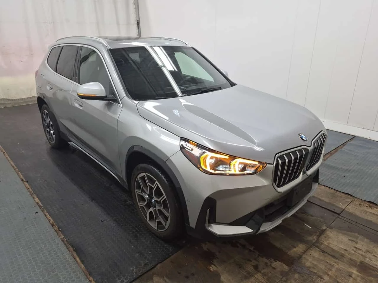 BMW X1 Xdrive28i| HAR/KAR| HUD| PANO| , снимка 5 - Автомобили и джипове - 56325136