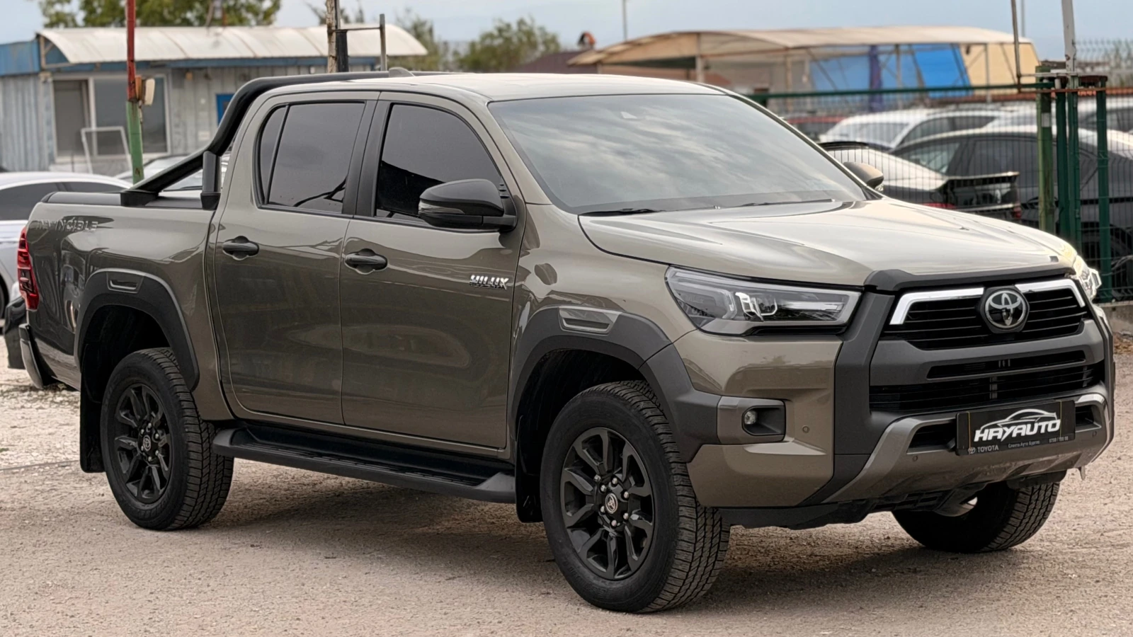 Toyota Hilux 2.8d= INVINCIBLE= KEYLESS GO= CAMERA= , снимка 3 - Автомобили и джипове - 56746412
