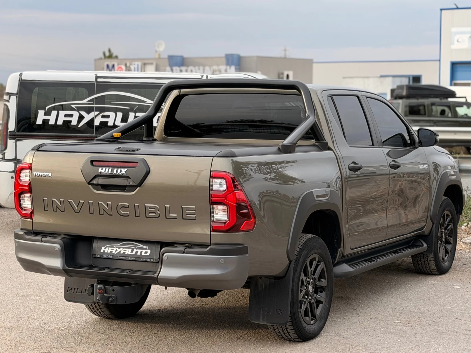 Toyota Hilux 2.8d= INVINCIBLE= KEYLESS GO= CAMERA= , снимка 5 - Автомобили и джипове - 56746412