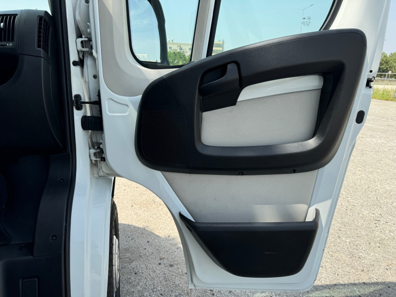 Peugeot Boxer 2.0HDI 2019г L2H1 3-места Багажник, снимка 9 - Бусове и автобуси - 46306830