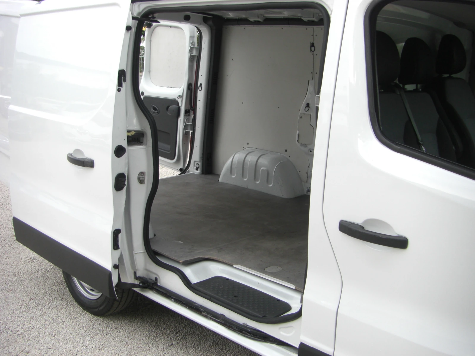 Opel Vivaro 1.6cdti 6ck. EURO 6 | Mobile.bg   15