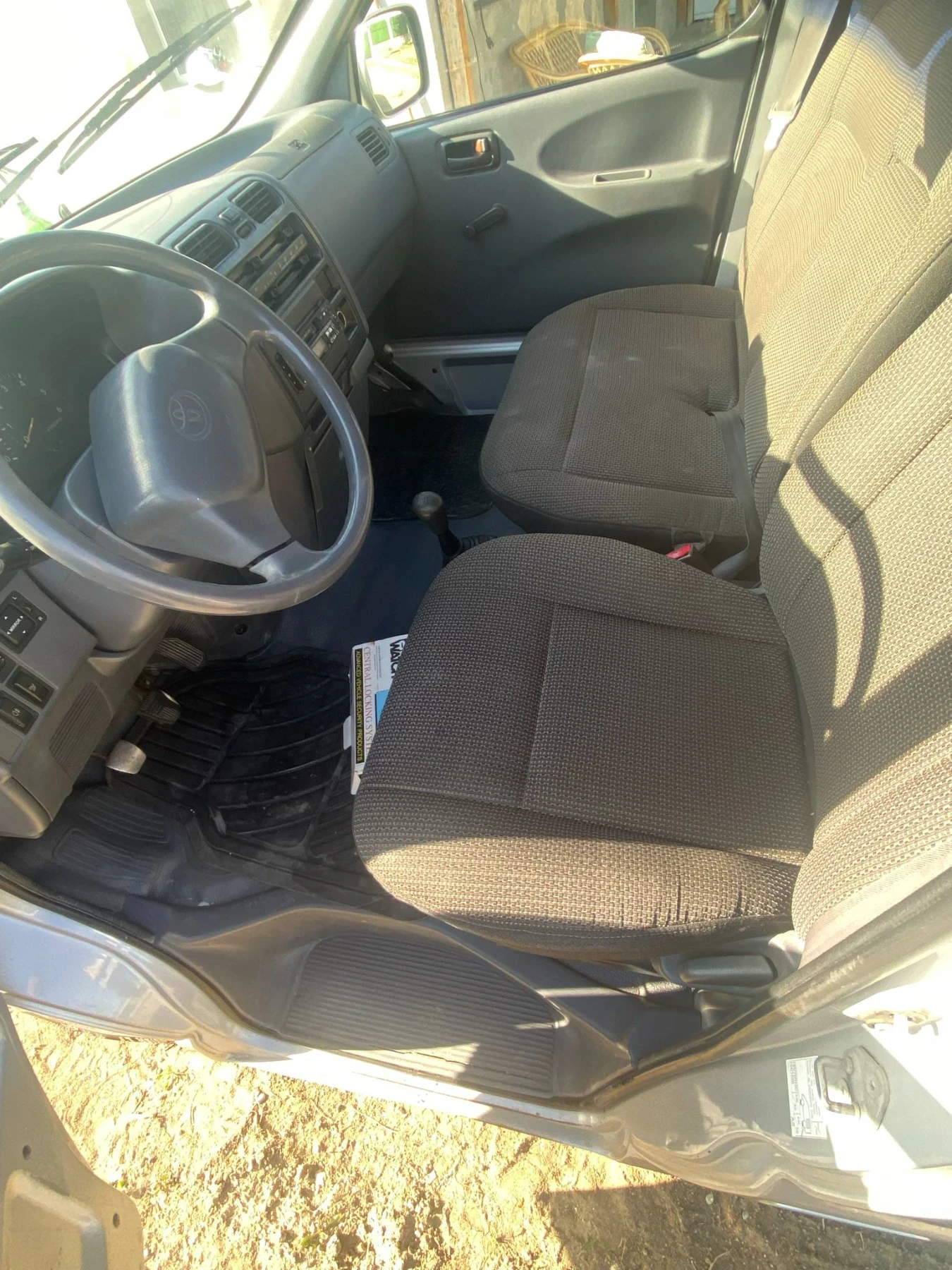 Toyota Hiace 2.4D - изображение 6