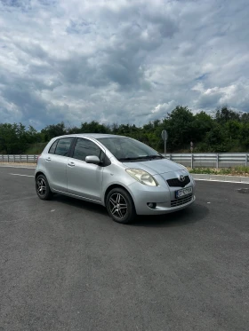 Toyota Yaris 1.3, снимка 1